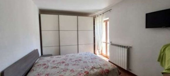 3-salle Appartement à Luino, Italy No. 12952 7