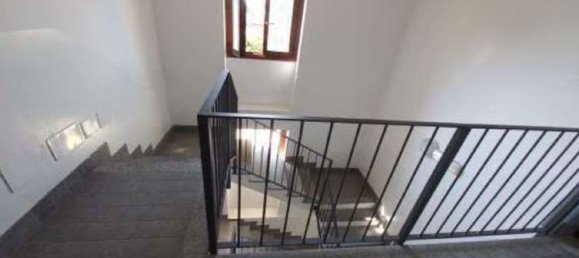 3-salle Appartement à Luino, Italy No. 12952 4