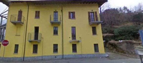 3-salle Appartement à Luino, Italy No. 12952 3