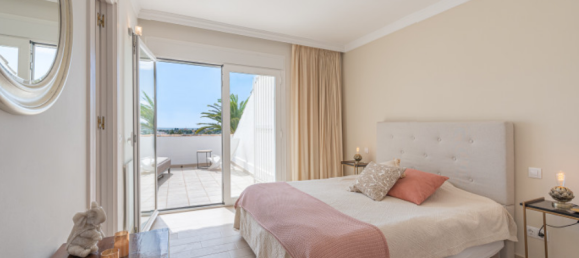 4 bedrooms Townhouse in Nueva Andalucia, Spain No. 4762 14