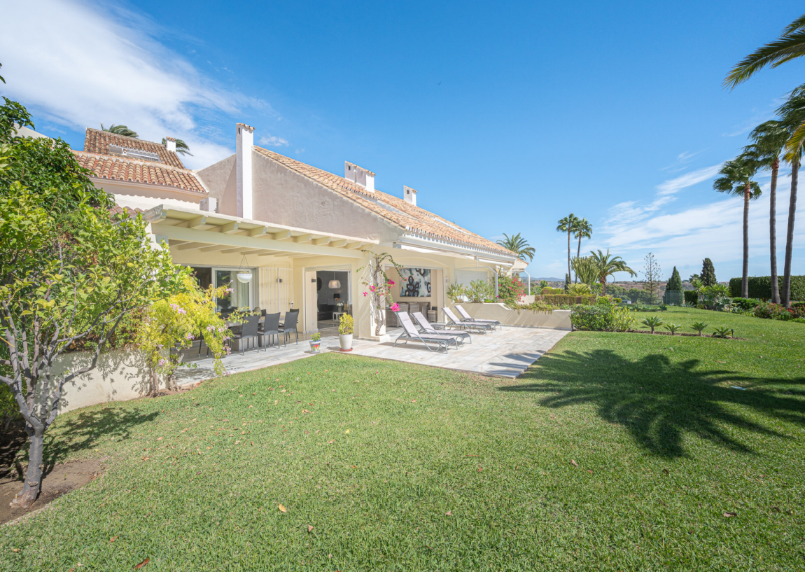 4 bedrooms Townhouse in Nueva Andalucia, Spain No. 4762