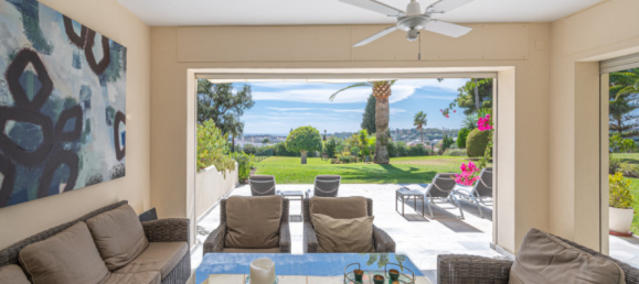 4 bedrooms Townhouse in Nueva Andalucia, Spain No. 4762 2