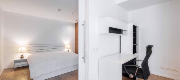 1 bedroom Condo in Bang Rak, Thailand No. 12769 3