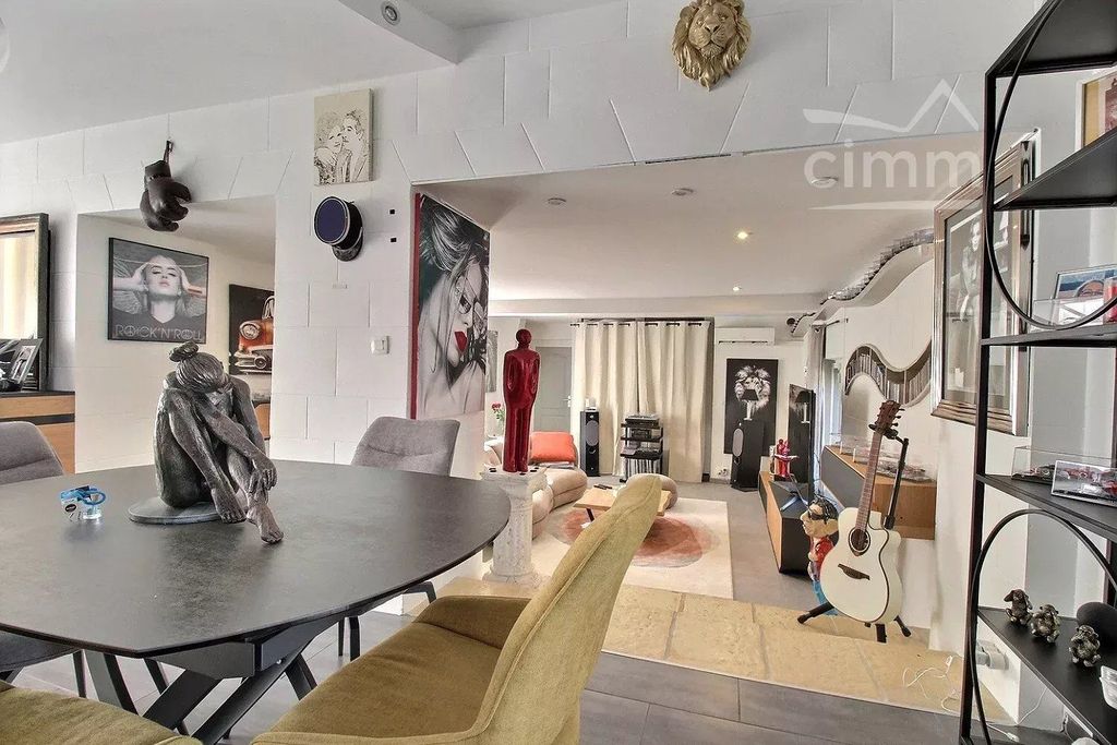 Casa de 5 dormitorios en Savonnieres, France No. 217647