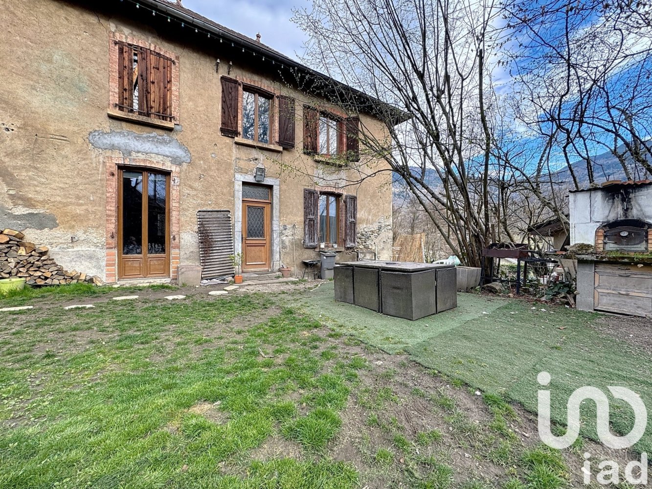 6 bedrooms House in Vaulnaveys-le-Haut, France No. 205055