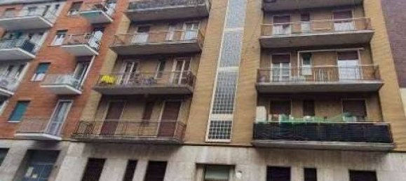 3 rooms Apartment in Milan, Italy No. 285436 3