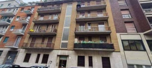 3 rooms Apartment in Milan, Italy No. 285436 2