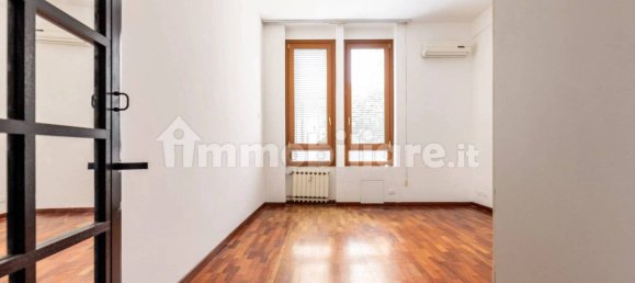 1 bedroom Apartment in Milan, Italy No. 336984 6
