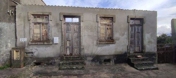 Casa de 2 dormitorios en Sao Joao da Madeira, Portugal No. 180101 32