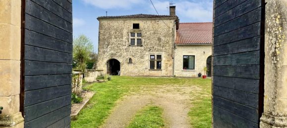 5 bedrooms House in Fontenille, France No. 102214 8