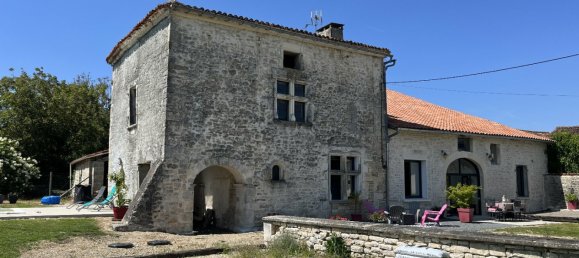 5 bedrooms House in Fontenille, France No. 102214 4