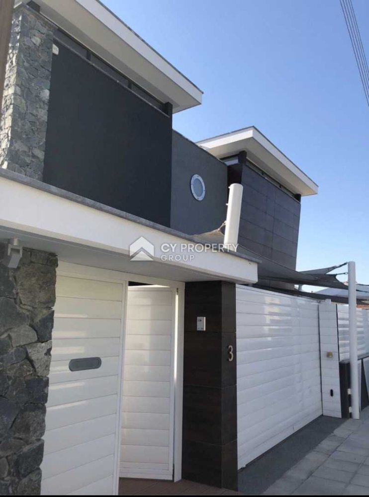 5 bedrooms House in Kolossi, Cyprus No. 17057