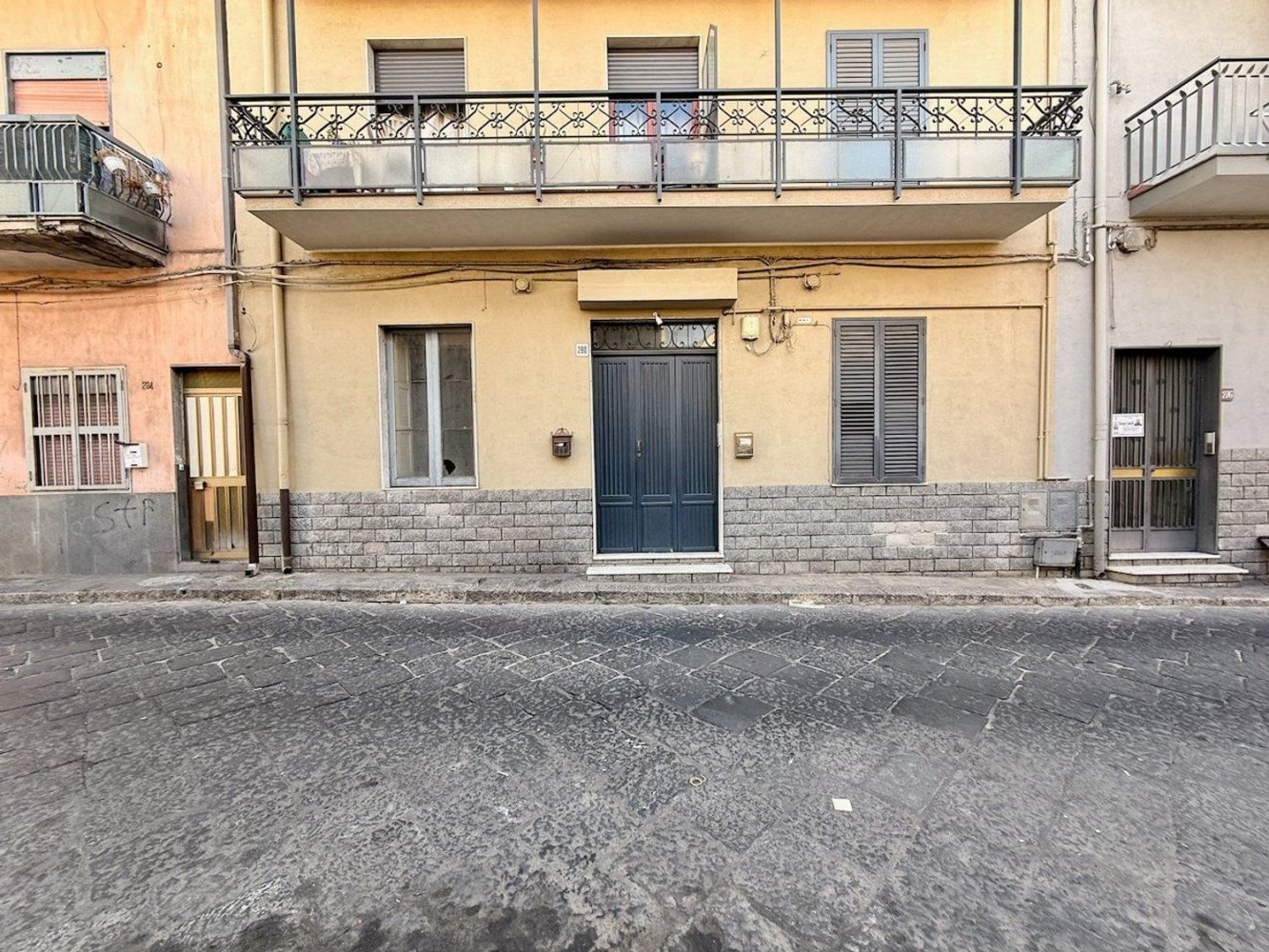 5 bedrooms Apartment in Misterbianco, Italy No. 380257