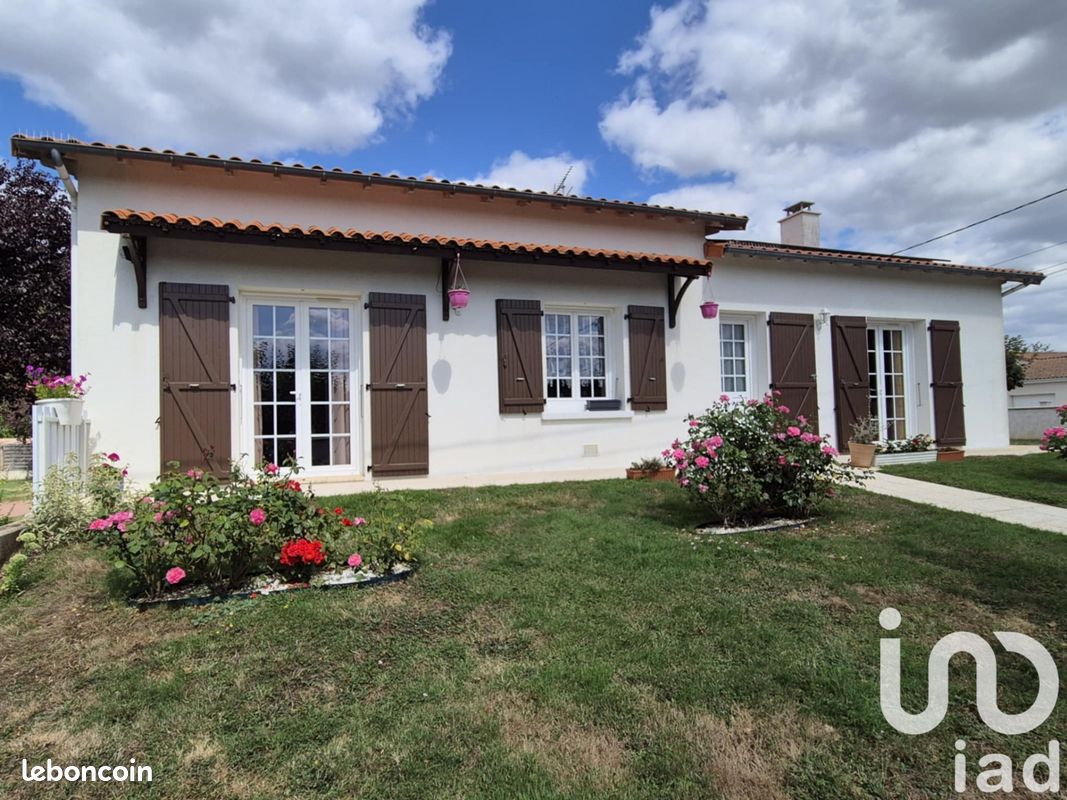 3 bedrooms House in Vienne, France No. 293993