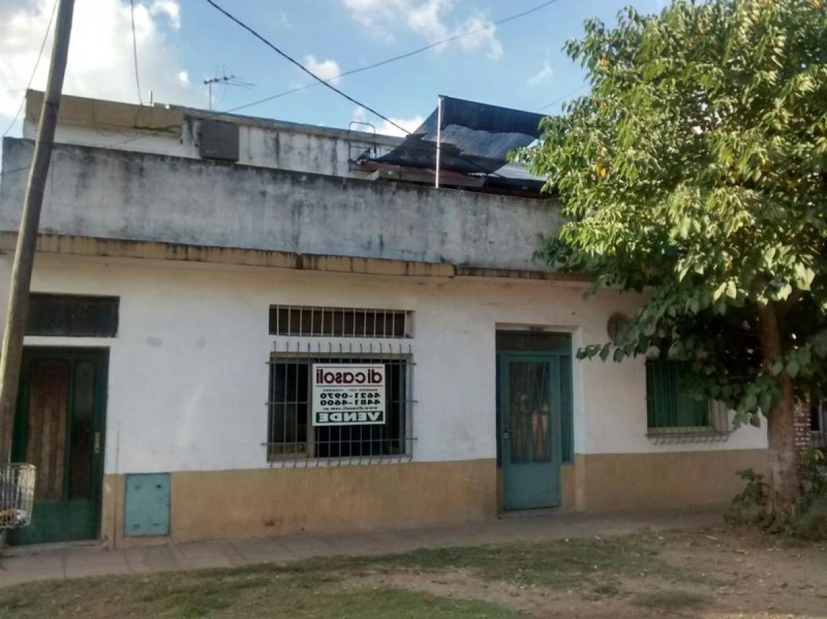 5 bedrooms House in Ituzaingo, Argentina No. 72423