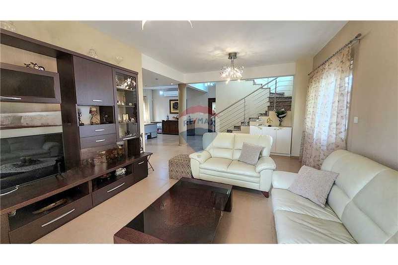 4 bedrooms House in Ypsonas, Cyprus No. 15812