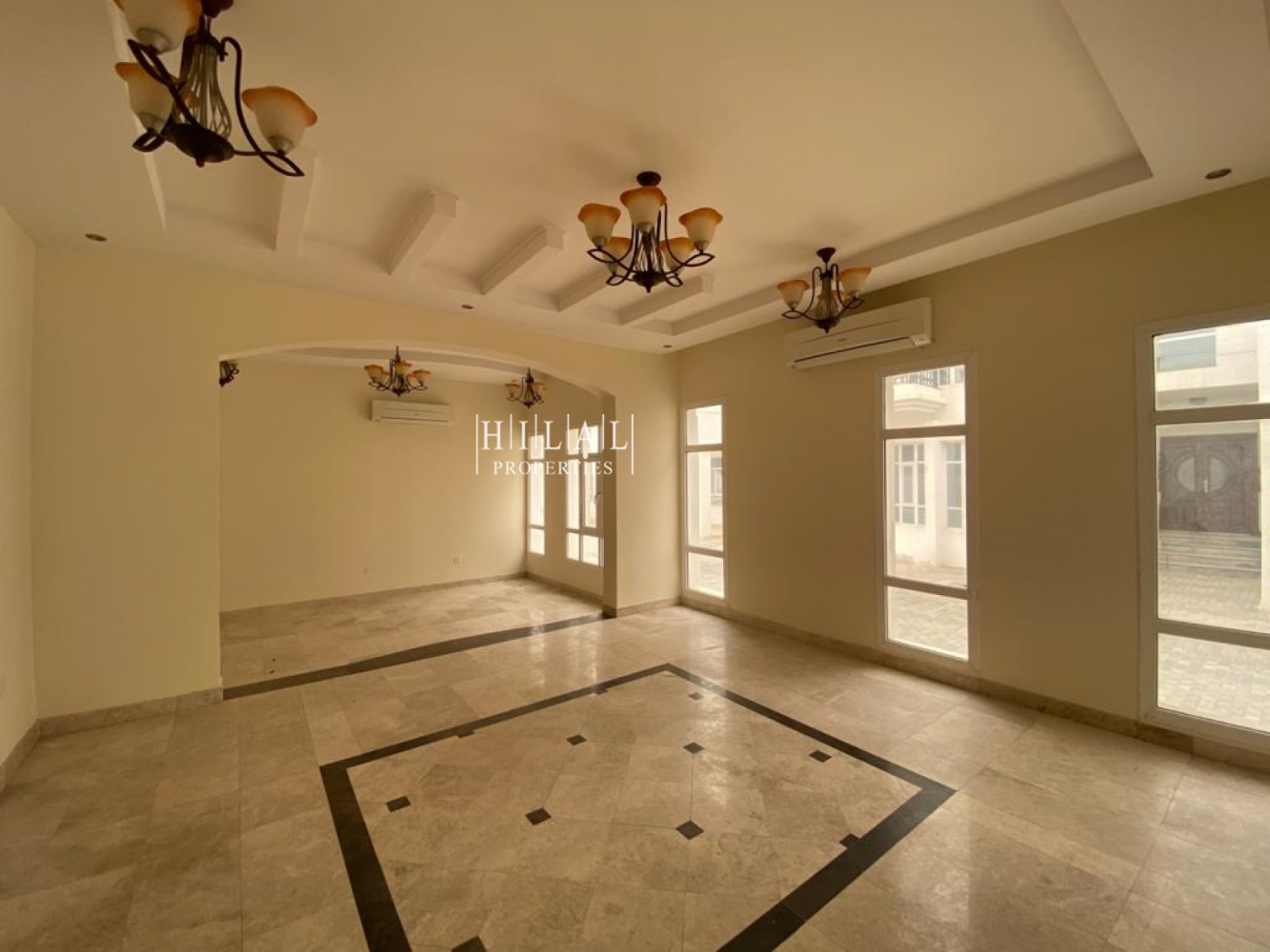 Вилла с 6 спальнями в Маскат, Оман № 1691