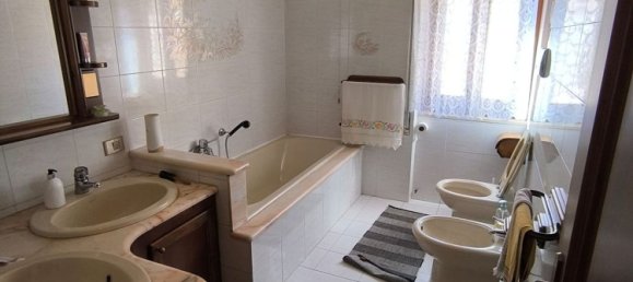 Квартира с 6 комнатами в Кальяри, Италия № 85792 11