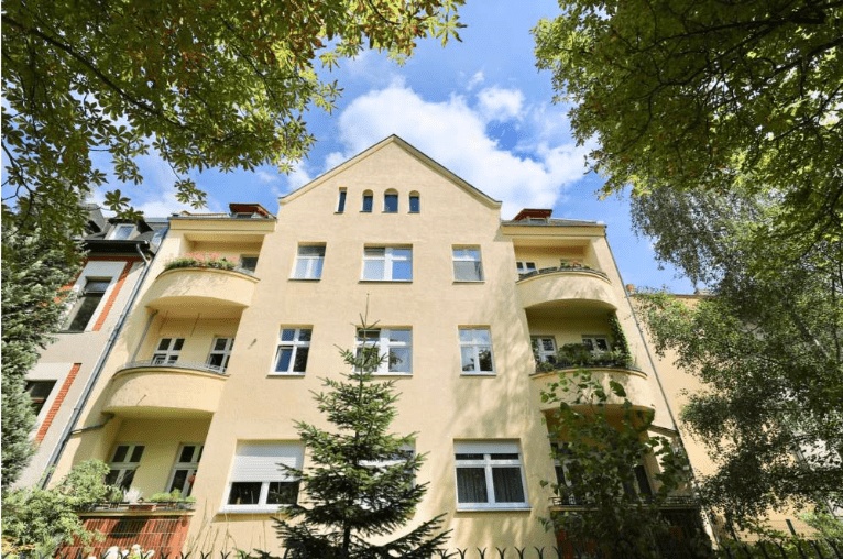 Квартира с 2 комнатами в Лихтерфельде, Германия № 23550