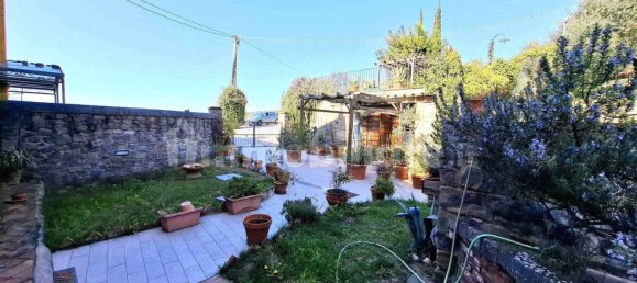 2 bedrooms House in Capraia e Limite, Italy No. 50496 10