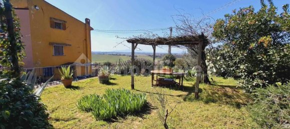 2 bedrooms House in Capraia e Limite, Italy No. 50496 7