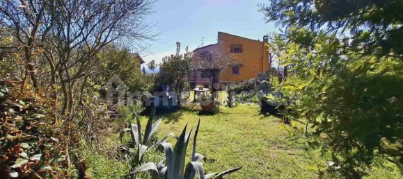 2 bedrooms House in Capraia e Limite, Italy No. 50496 49