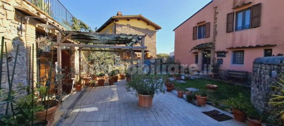 2 bedrooms House in Capraia e Limite, Italy No. 50496 9