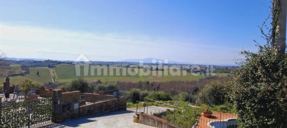 2 bedrooms House in Capraia e Limite, Italy No. 50496 5