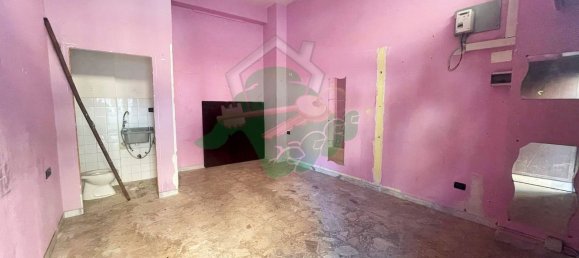 23m² Commercial property in Foggia, Italy No. 188128 4
