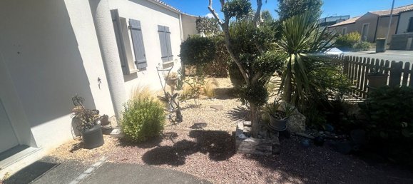 Дом с 3 спальнями в Сен-Жан-де-Ливерсе, Франция № 340156 6