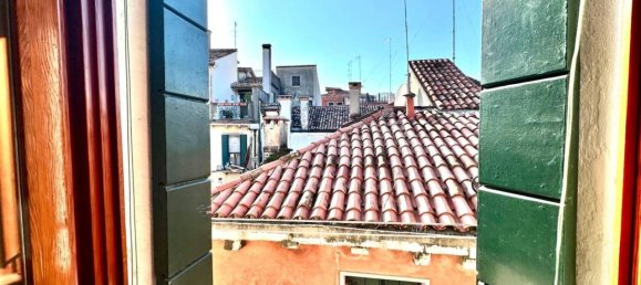 Studio in Venice, Italy No. 37252 10