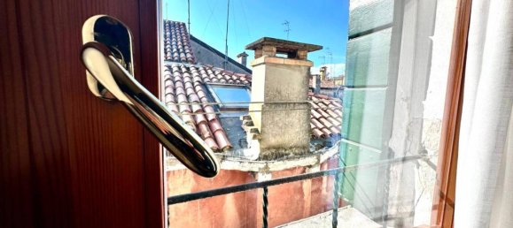 Studio in Venice, Italy No. 37252 2