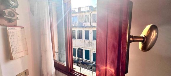 Studio in Venice, Italy No. 37252 47