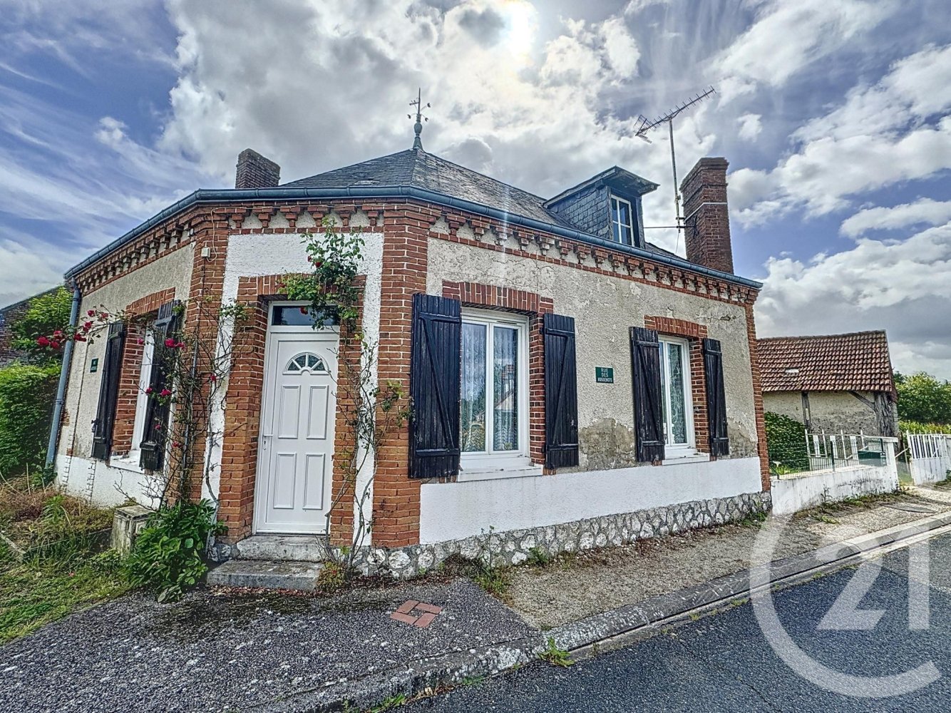 Casa de 3 dormitorios en Montrieux-en-Sologne, France No. 64273