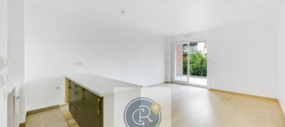 1 bedroom Apartment in Romainville, France No. 317964 3