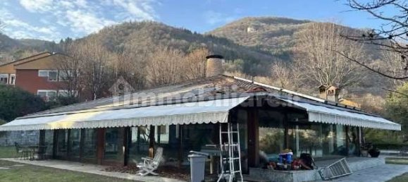 3 chambres Villa à Erba, Italy No. 2851 2