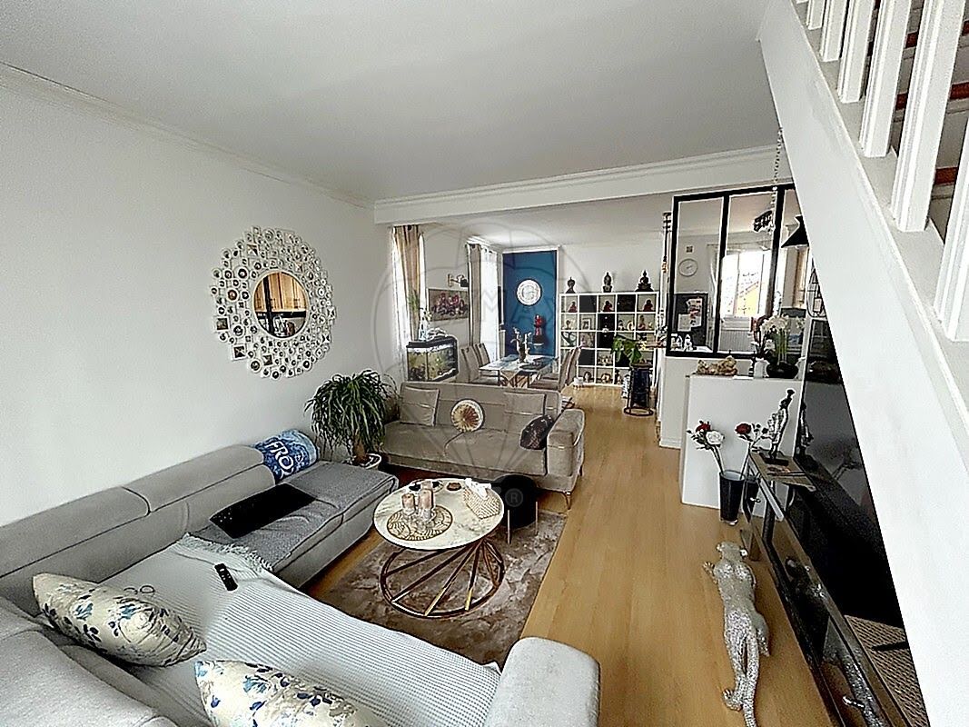 3 bedrooms Duplex in Colombes, France No. 147844