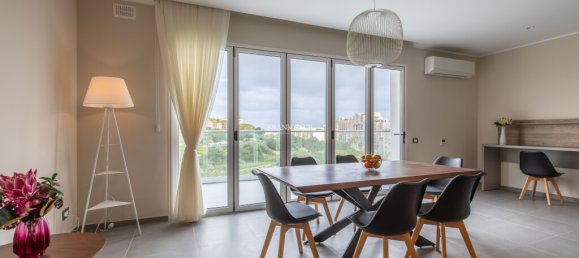 Квартира с 3 спальнями в Сент-Джулианс, Мальта № 4360 2