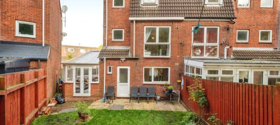 4 bedrooms Townhouse in Borehamwood, United Kingdom No. 6202 16