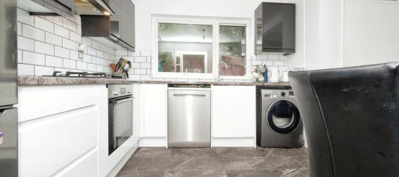 4 bedrooms Townhouse in Borehamwood, United Kingdom No. 6202 24