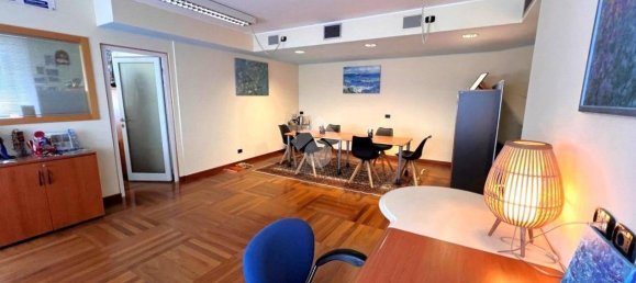 Oficina en Treviso, Italy 77 m² No. 118337 2