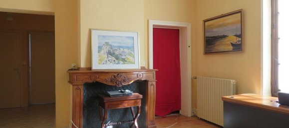 6 bedrooms House in Neuvilly, France No. 92413 4