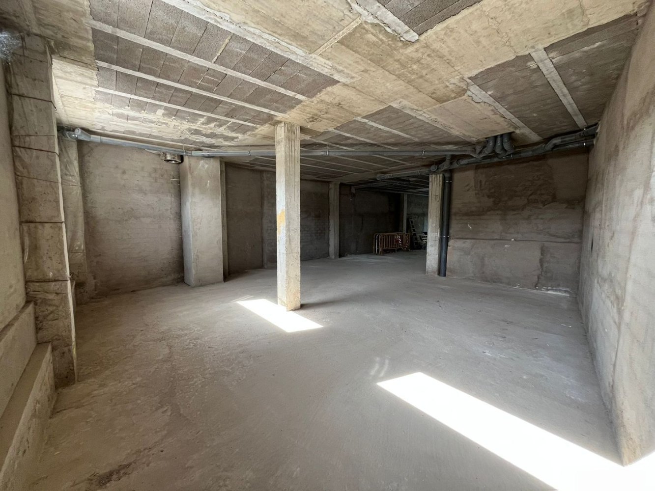 116m² Commercial property in Madrid, Spain No. 213093