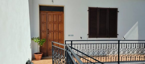 4 rooms Apartment in Lettomanoppello, Italy No. 251908 4