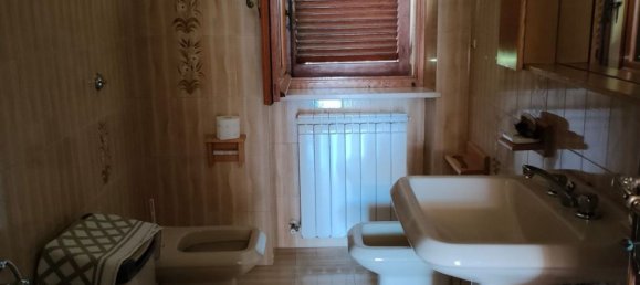 4 rooms Apartment in Lettomanoppello, Italy No. 251908 5