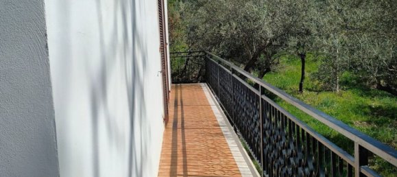 4 rooms Apartment in Lettomanoppello, Italy No. 251908 7