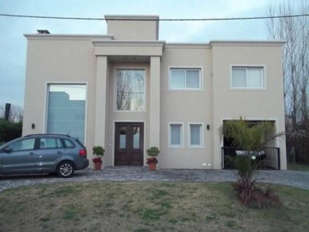 5 bedrooms House in Ituzaingo, Argentina No. 68536