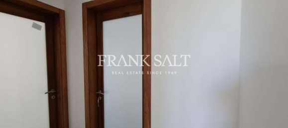 Пентхаус с 2 спальнями в Пьета, Мальта № 5221 23