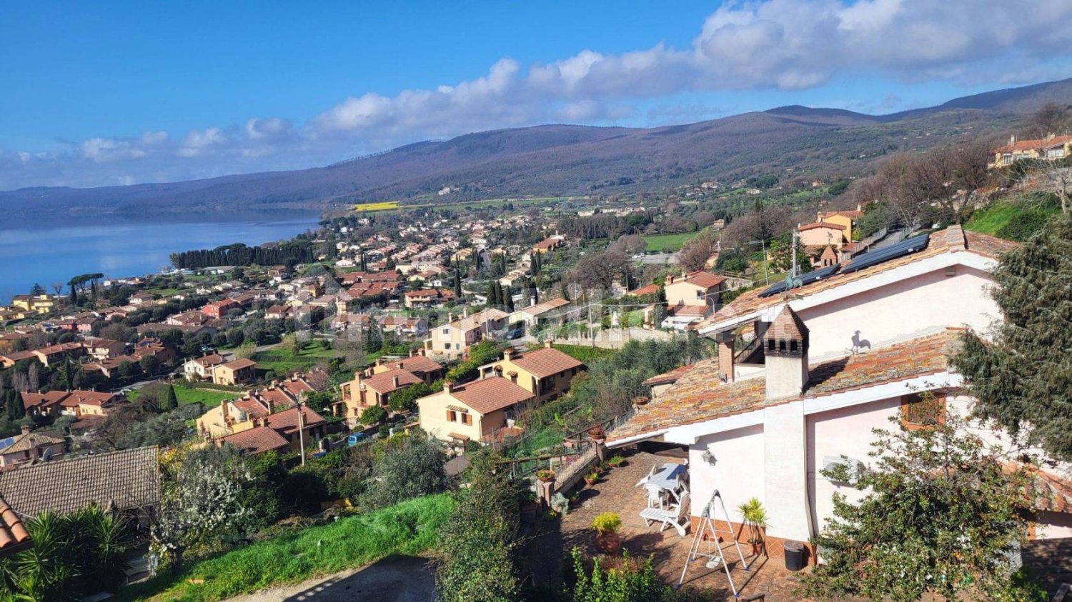 7 bedrooms Villa in Trevignano Romano, Italy No. 252023