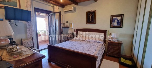 7 bedrooms Villa in Trevignano Romano, Italy No. 252023 12